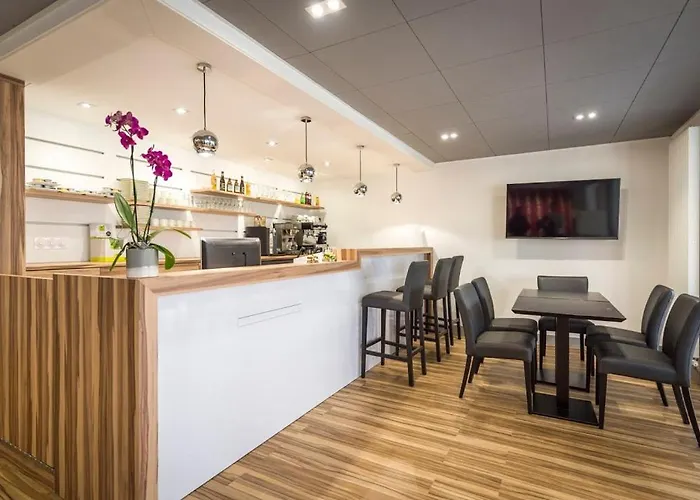 Hotell Logis Restaurant La Haute Foret