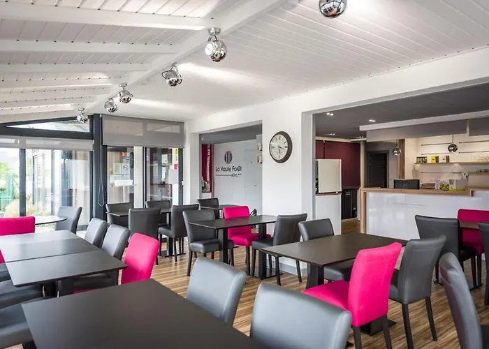 Hotell Logis Restaurant La Haute Foret Vertou