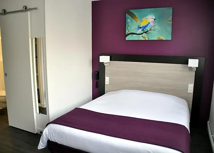 Hotell Logis Restaurant La Haute Foret 3*